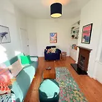 Bright Beautiful House In Semesterbostad