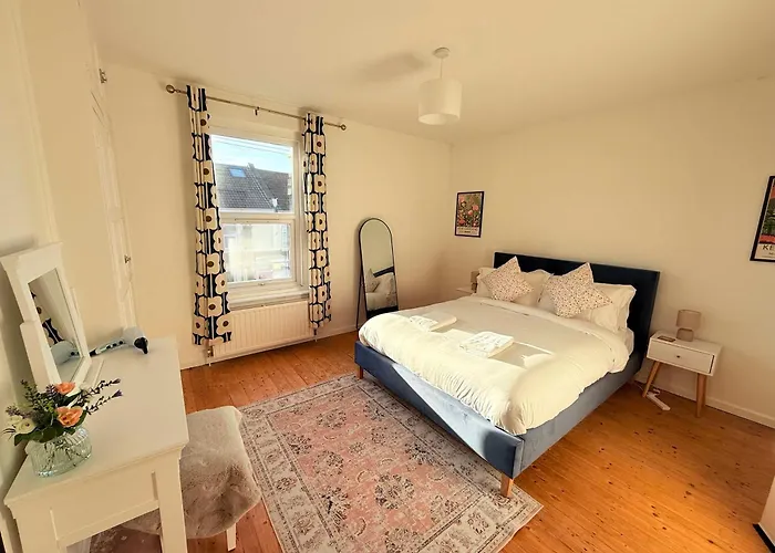 Nyaraló Bright Beautiful House In Central Bristol Bristol