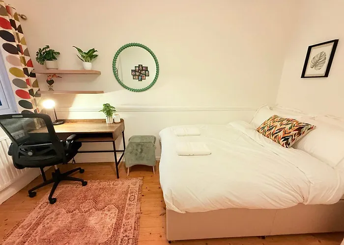 Bright Beautiful House In Central Bristol