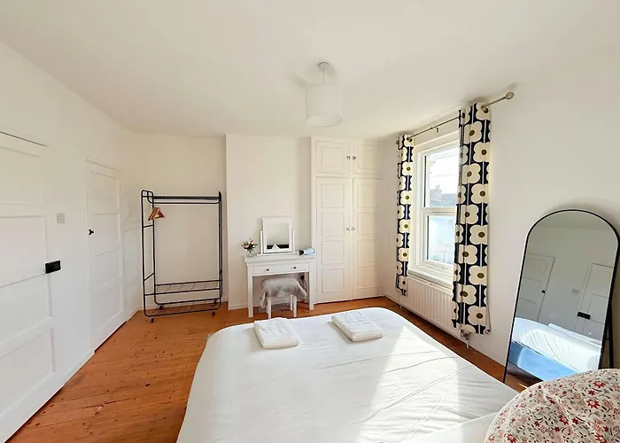 Bright Beautiful House In Central Bristol Bristol